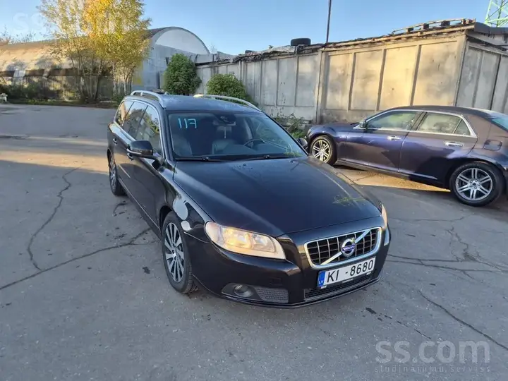 Volvo V70 2013 photo 2