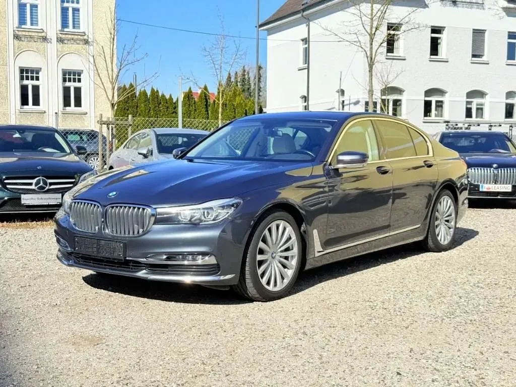 BMW 7 Series 2017 photo 3