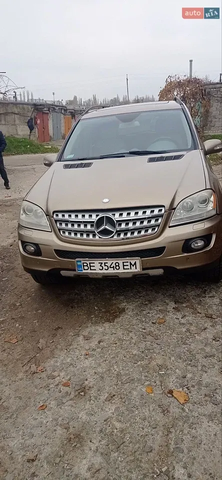 Mercedes-Benz M-Class 2008 photo 2