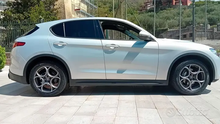 Alfa Romeo Stelvio 2022 photo 5