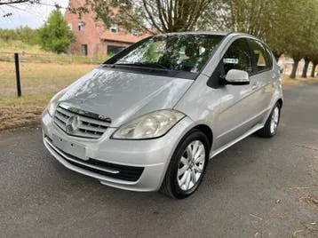 Mercedes-Benz A180