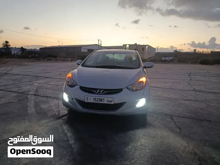 Hyundai Elantra 2012 photo 2