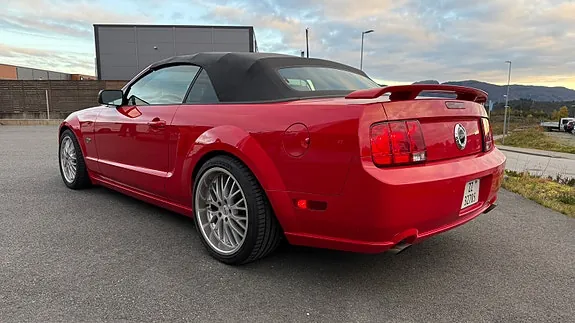Ford Mustang 2005 photo 3