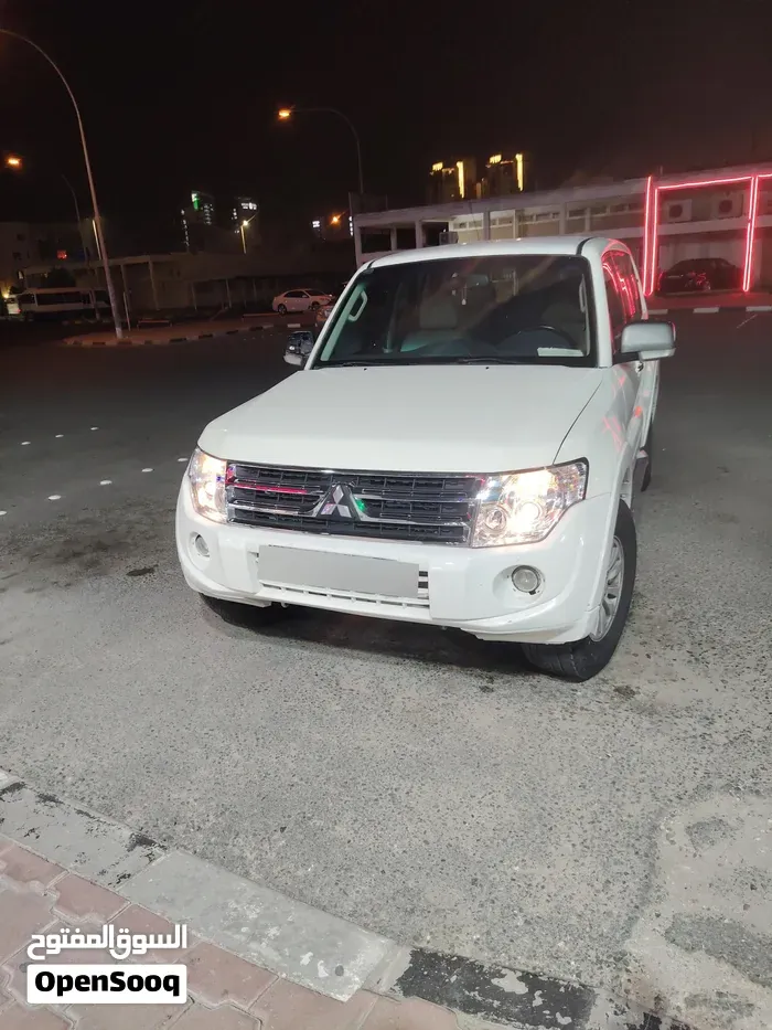 Mitsubishi Pajero 2012 photo 5