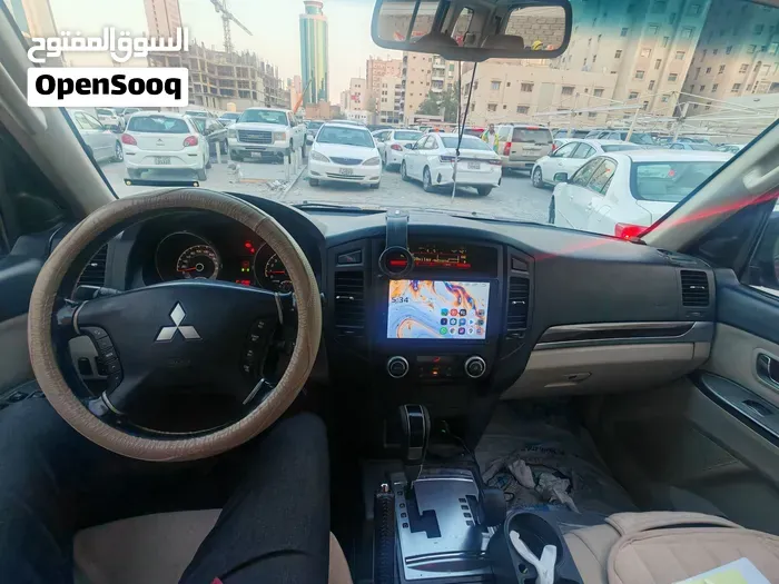 Mitsubishi Pajero 2012 photo 3