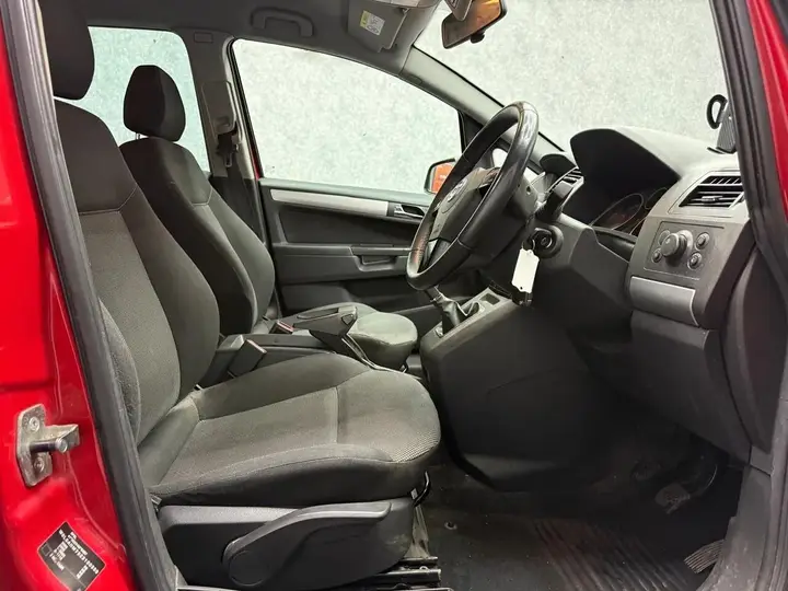 Vauxhall Zafira 2014 photo 2