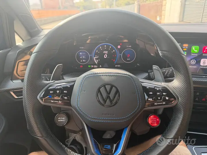 Volkswagen Golf 2023 photo 2