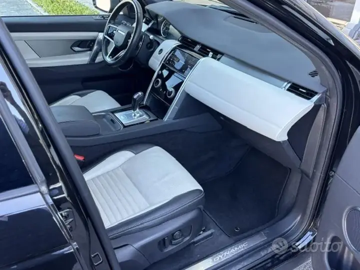 Land Rover Discovery Sport 2022 photo 3