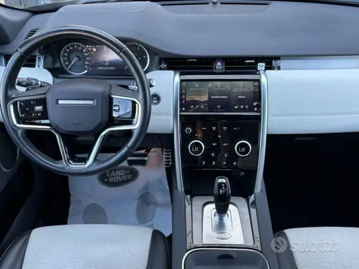 Land Rover Discovery Sport 2022 photo 4