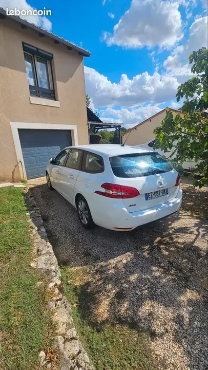 Peugeot 308 2018 photo 2