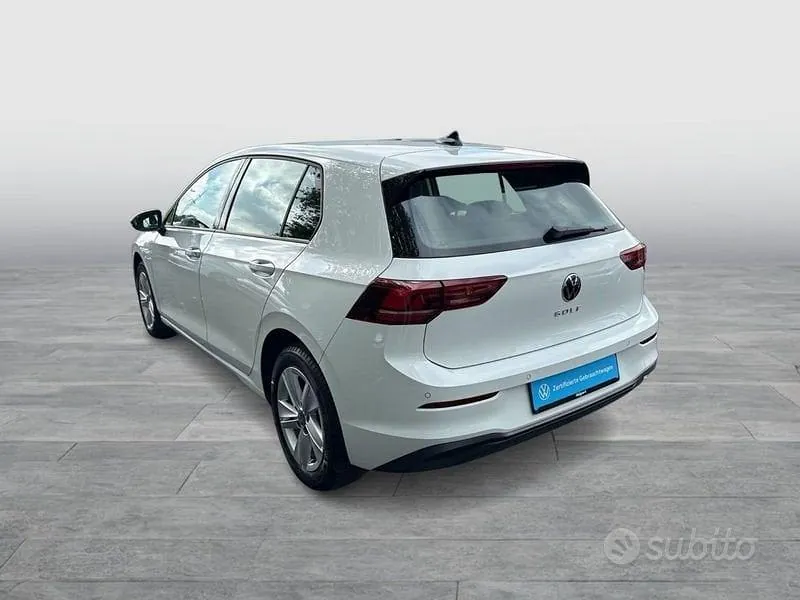 Volkswagen Golf 2025 photo 3