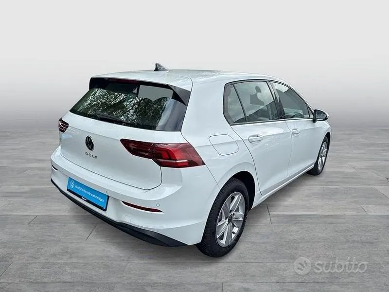 Volkswagen Golf 2025 photo 2