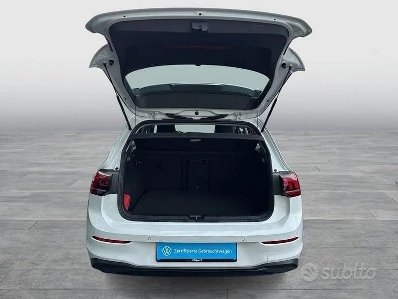 Volkswagen Golf 2025 photo 5