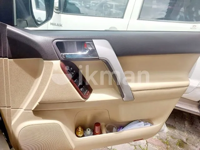 Toyota Land Cruiser Prado 2014 photo 4