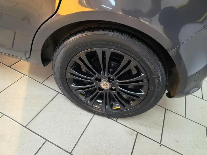 Vauxhall Corsa 2013 photo 4