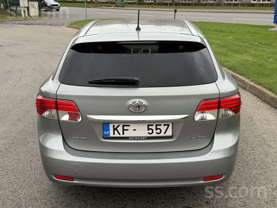 Toyota Avensis 2014 photo 5