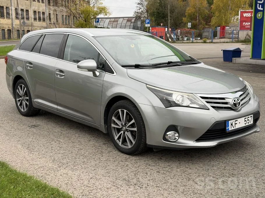 Toyota Avensis 2014 photo 3