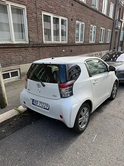 Toyota Iq 2011 photo 3
