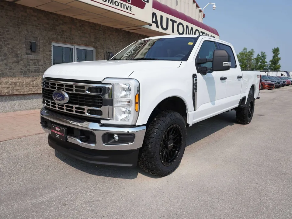 Ford F250 2025 photo 3