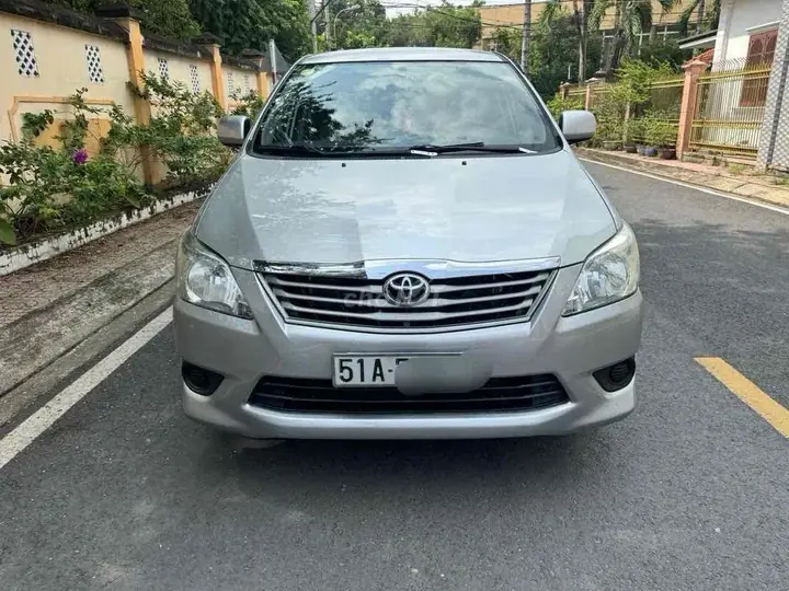 Toyota Innova 2013 photo 3