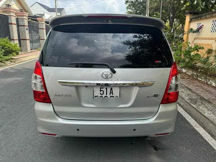 Toyota Innova 2013 photo 2