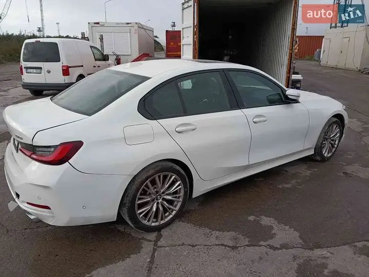 BMW 3 Series 2023 photo 5