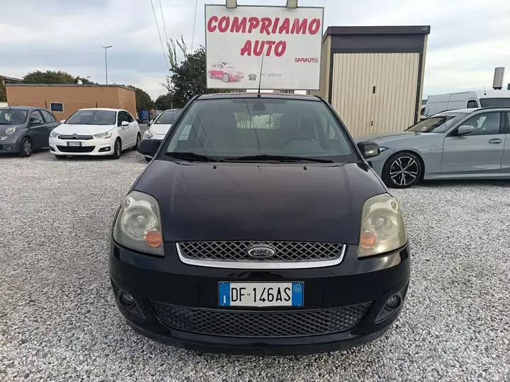 Ford Fiesta 2006 photo 2