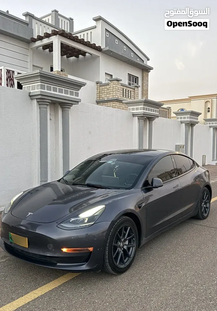 Tesla Model 3 2023 photo 4