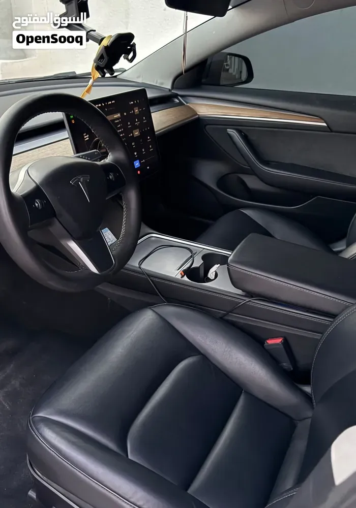 Tesla Model 3 2023 photo 3