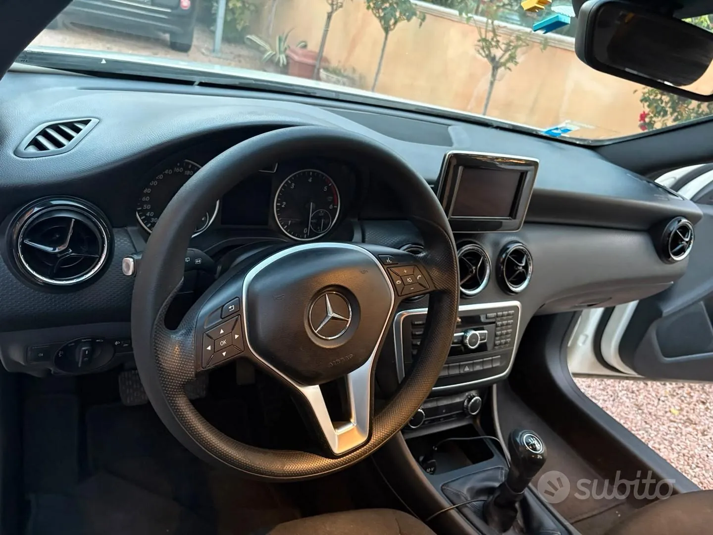 Mercedes-Benz A-Class 2014 photo 2