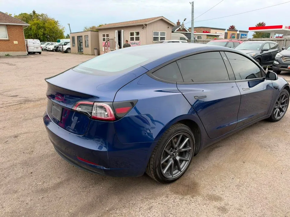 Tesla Model 3 2023 photo 5