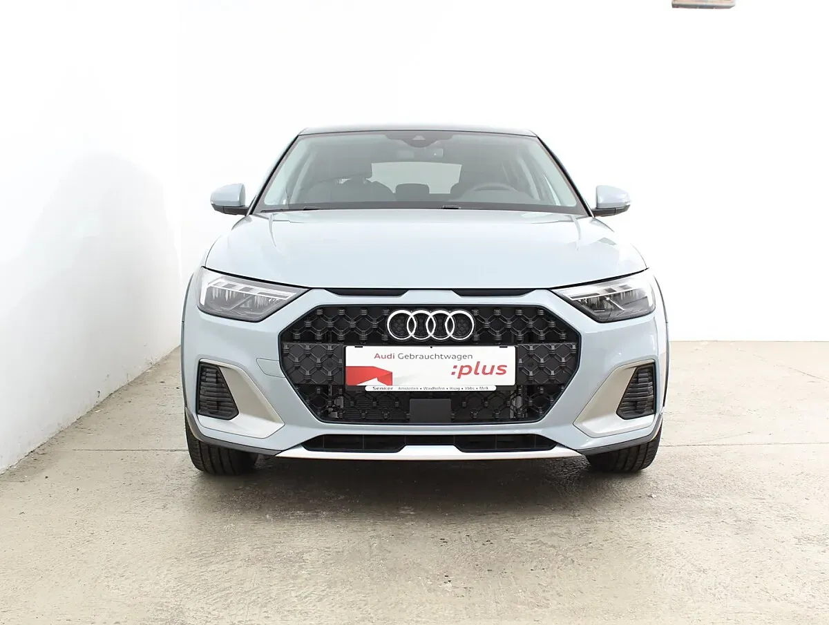 Audi A1 2025 photo 2