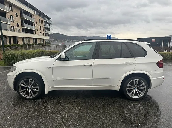 BMW X5 2011 photo 2