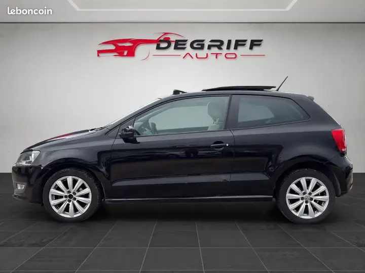 Volkswagen Polo 2011 photo 2