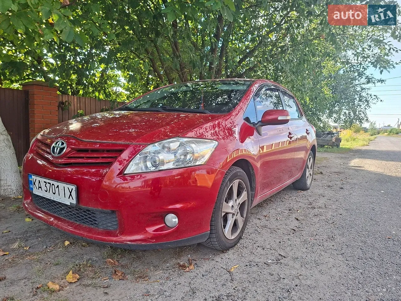 Toyota Auris 2011 photo 2