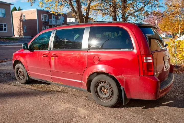 Dodge Grand Caravan 2010 photo 3