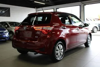 Toyota Vitz 2017 photo 5