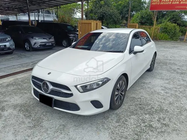 Mercedes-Benz A180