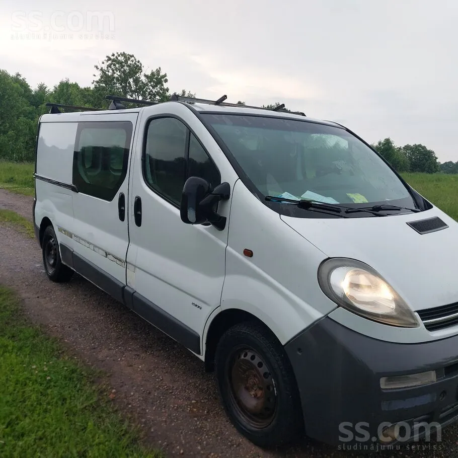 Opel Vivaro 2004 photo 2