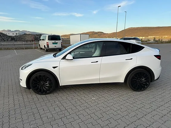 Tesla Model Y 2022 photo 3