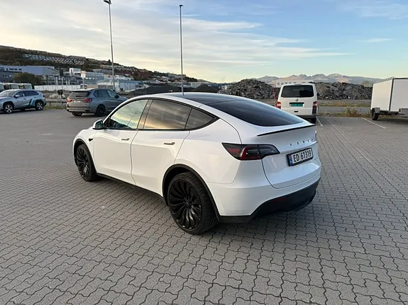 Tesla Model Y 2022 photo 4