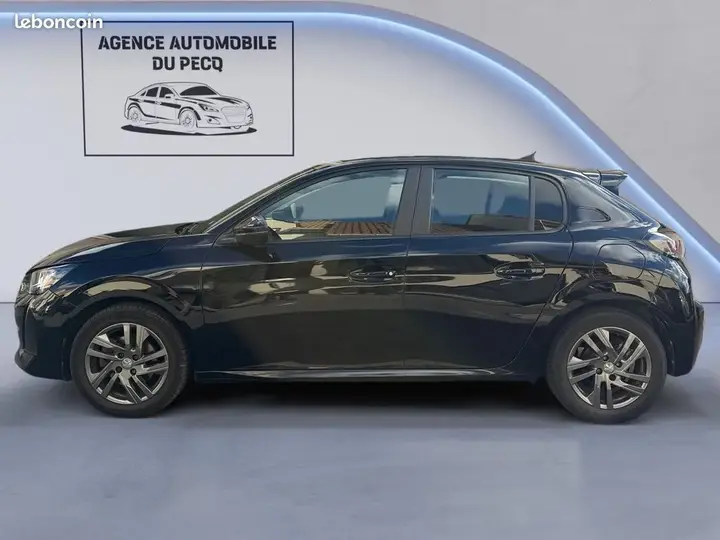 Peugeot 208 2022 photo 3