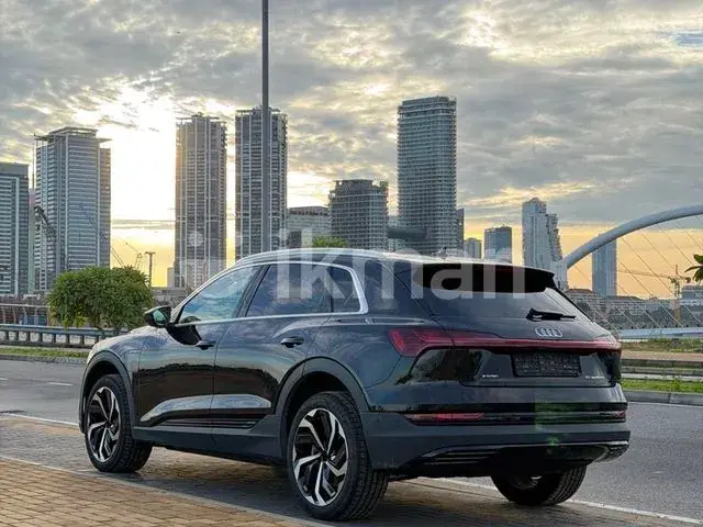 Audi E-Tron 2024 photo 2