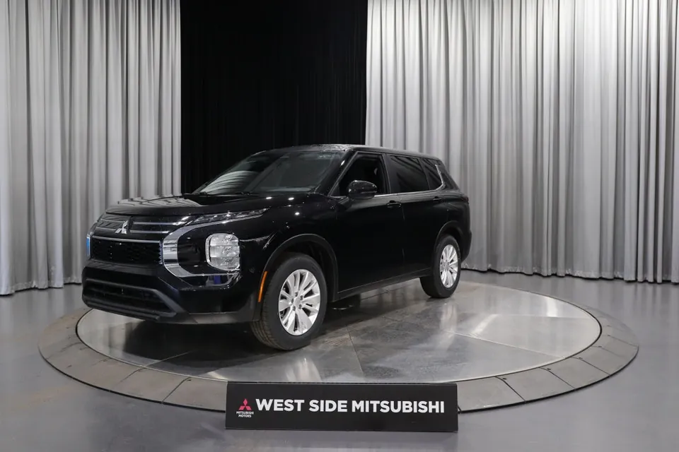 Mitsubishi Outlander 2026 photo 3
