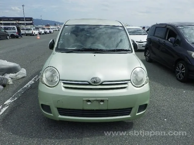 Toyota Sienta 2010 photo 5