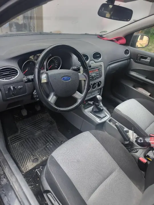 Ford Focus 2010 photo 3