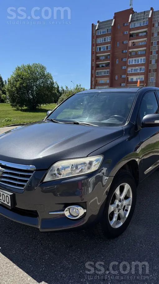 Toyota Rav4 2011 photo 2