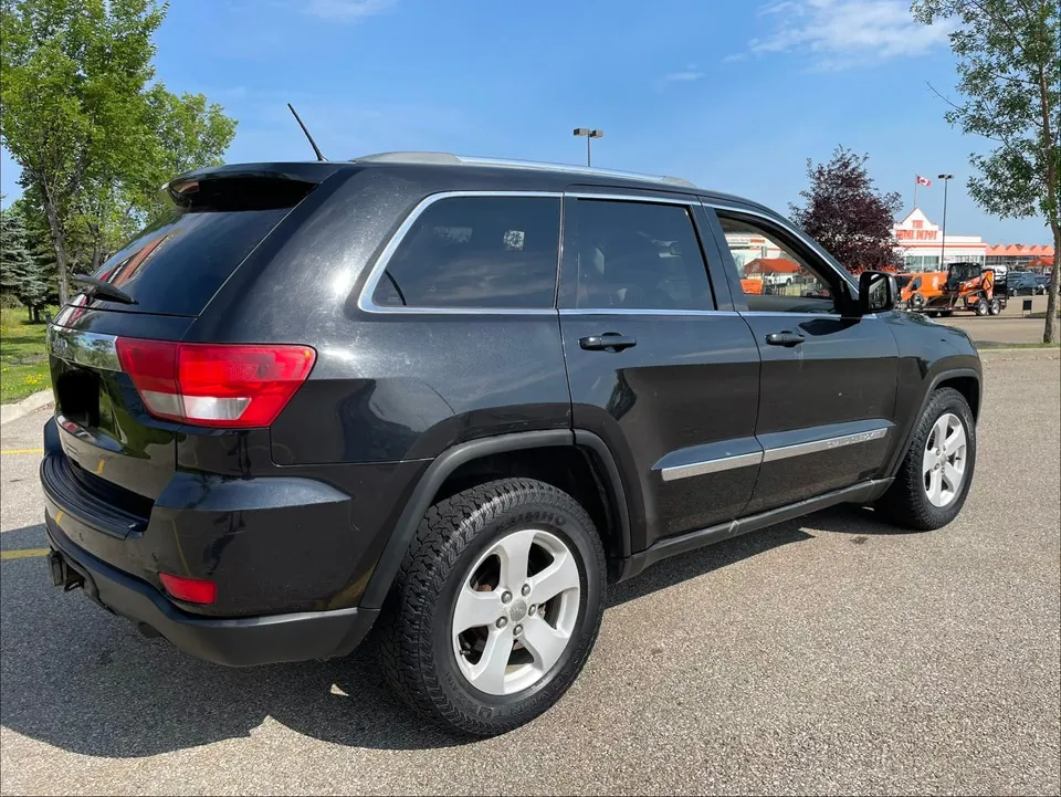 Jeep Grand Cherokee 2011 photo 4