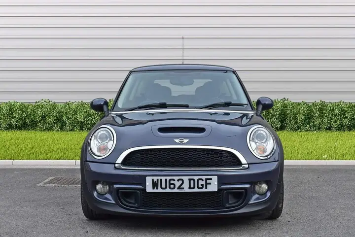 Mini Cooper S 2012 photo 2