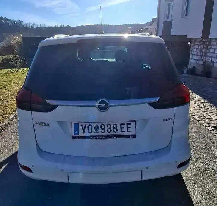 Opel Zafira 2012 photo 2